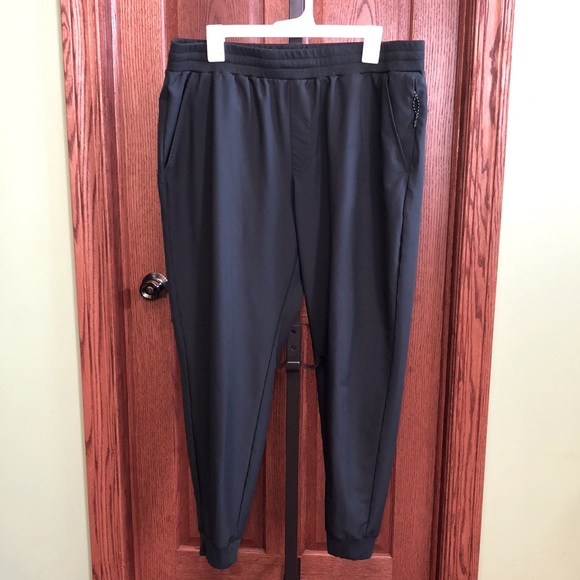 NEW LISTING! FLX Dynamic Stretch Joggers - Picture 5 of 7